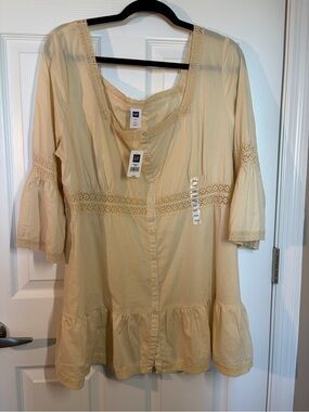 NWT! GAP Cream Lace-Trim Button Front Tunic Blouse